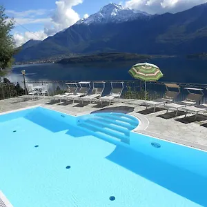 Wonderful Flat With Swimming Pool Lift And Garden , Gravedona Italië